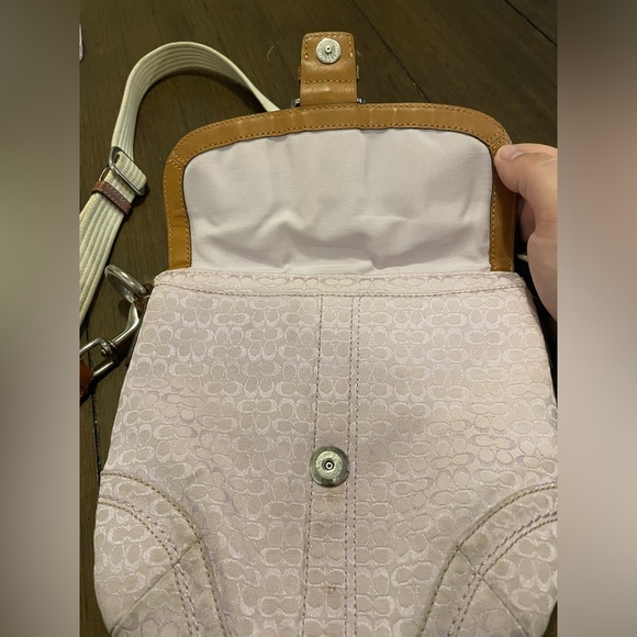 COACH Z SOHO LILAC/ ORCHID JACQUARD WITH TAN LEATHER TRIM CROSS BODY BAG - Picture 14 of 16